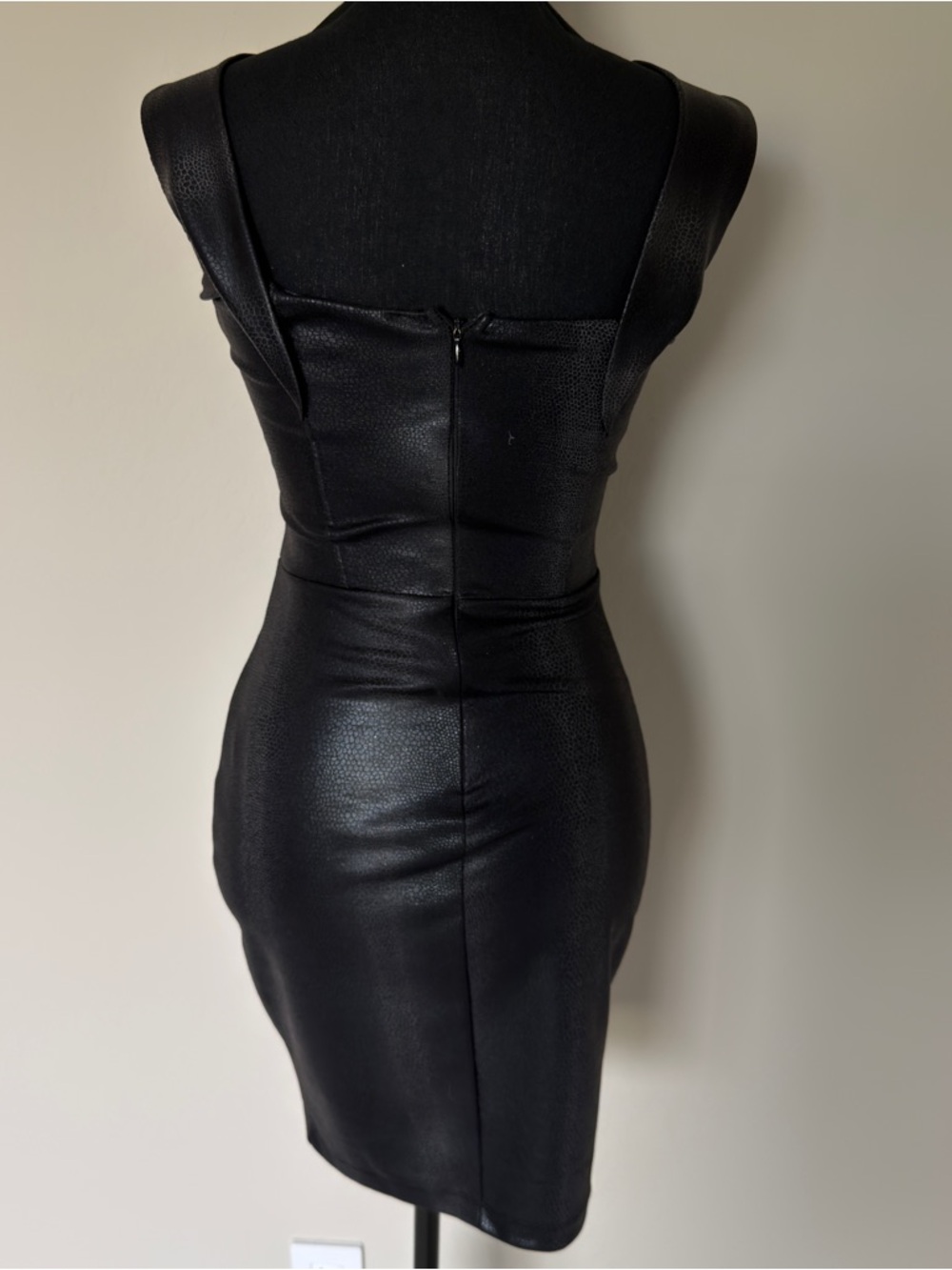 Guess Black Off Shoulder Snakeskin Dress - Picture 3 of 6